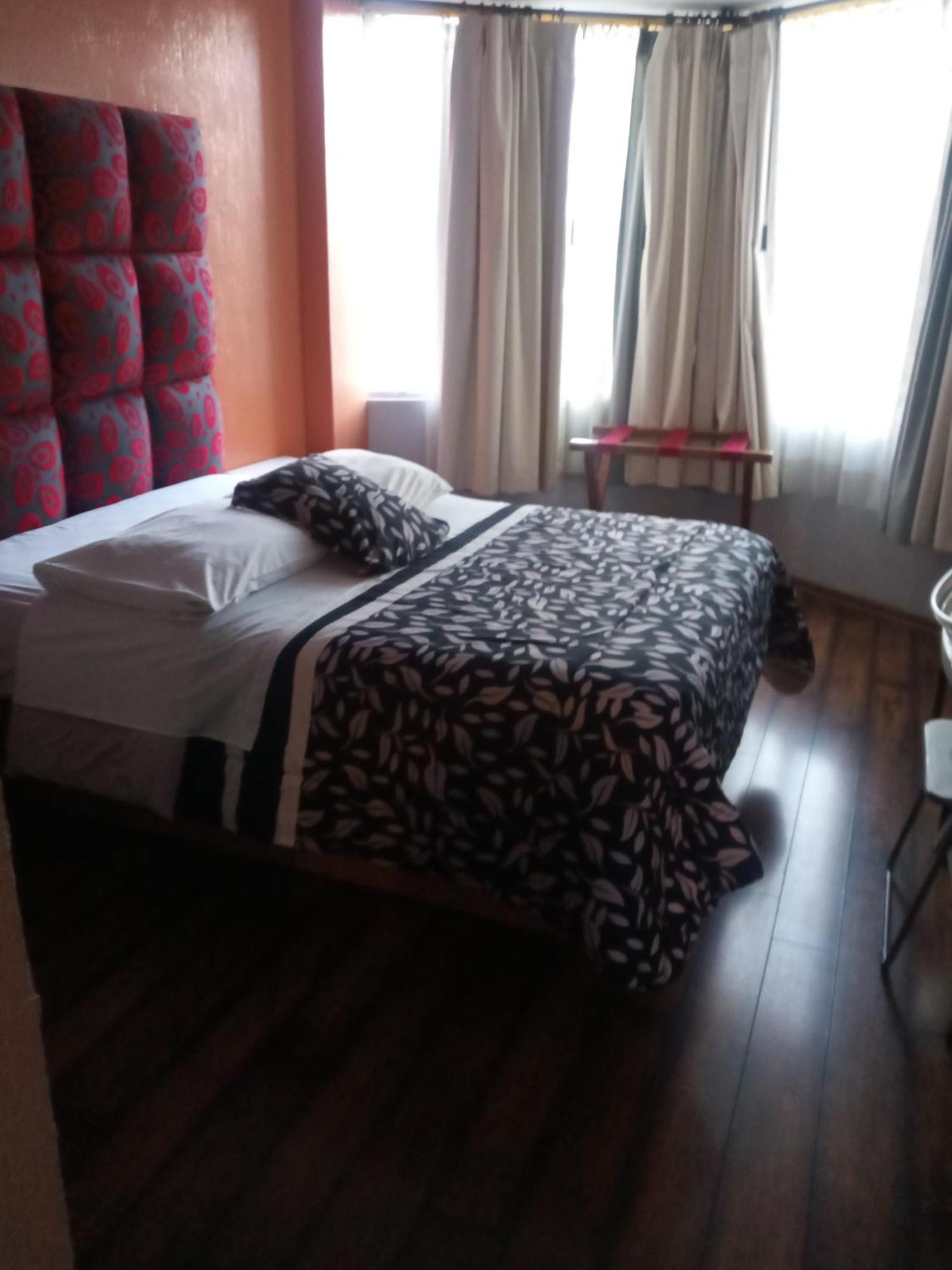 Hostal Capri Quito Ngoại thất bức ảnh