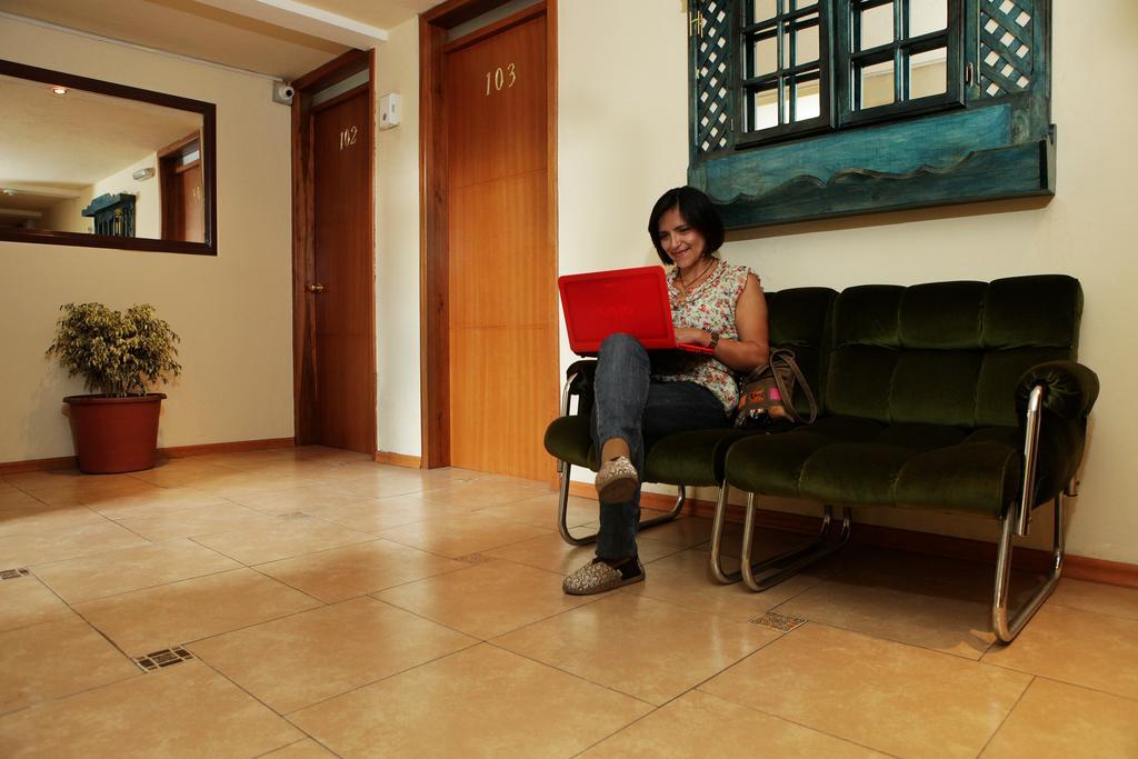 Hostal Capri Quito Ngoại thất bức ảnh