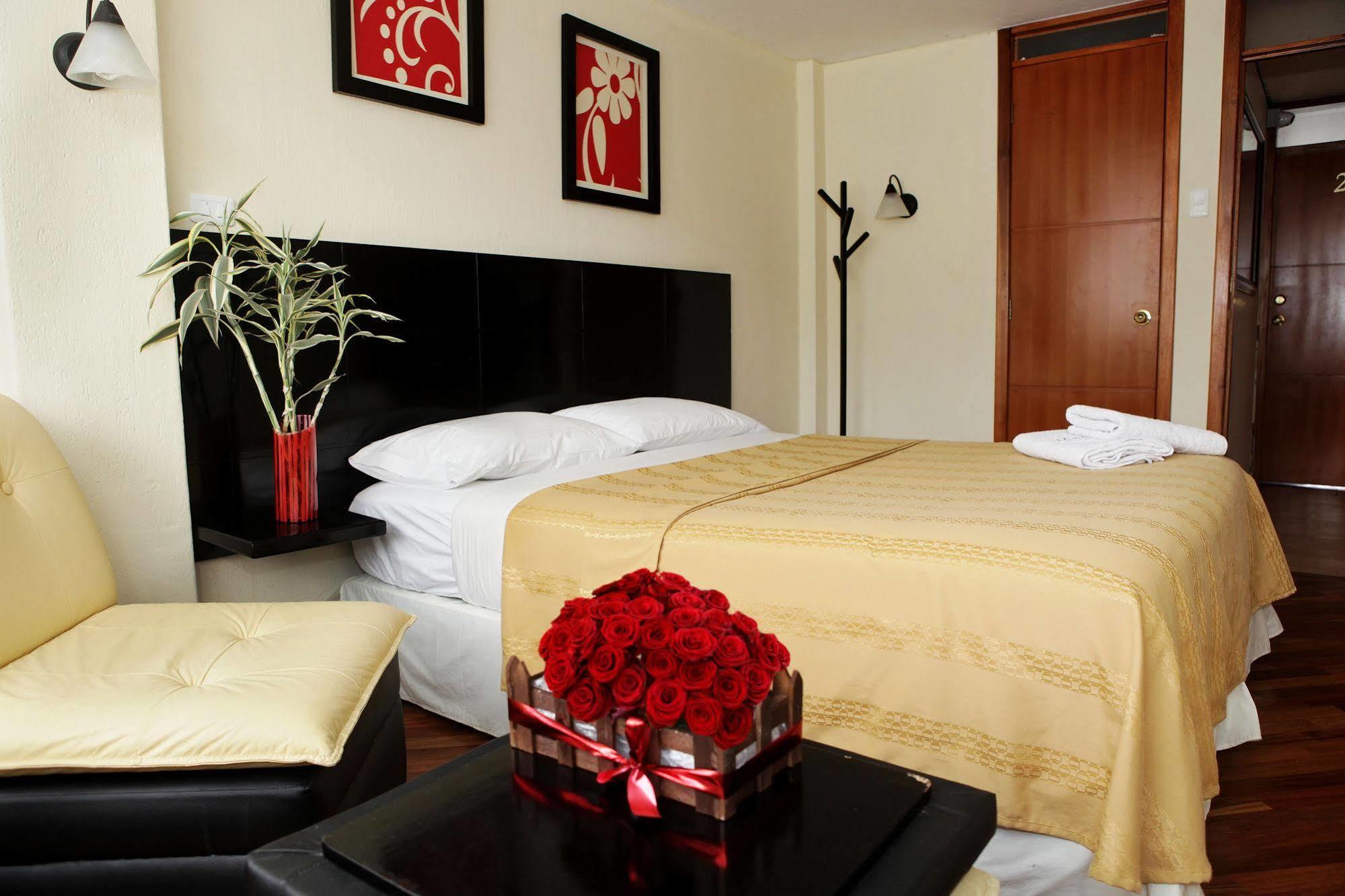 Hostal Capri Quito Ngoại thất bức ảnh