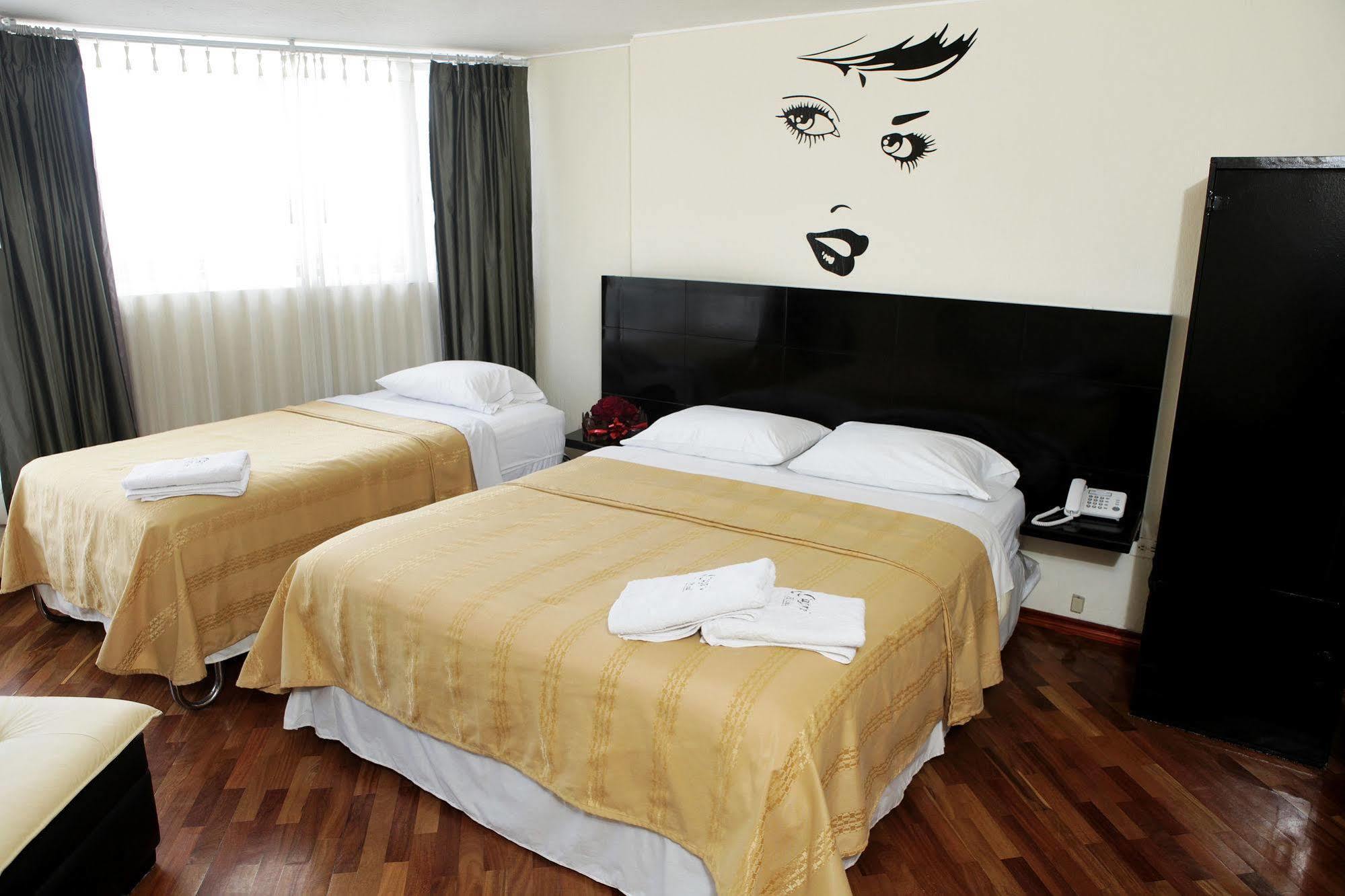 Hostal Capri Quito Ngoại thất bức ảnh