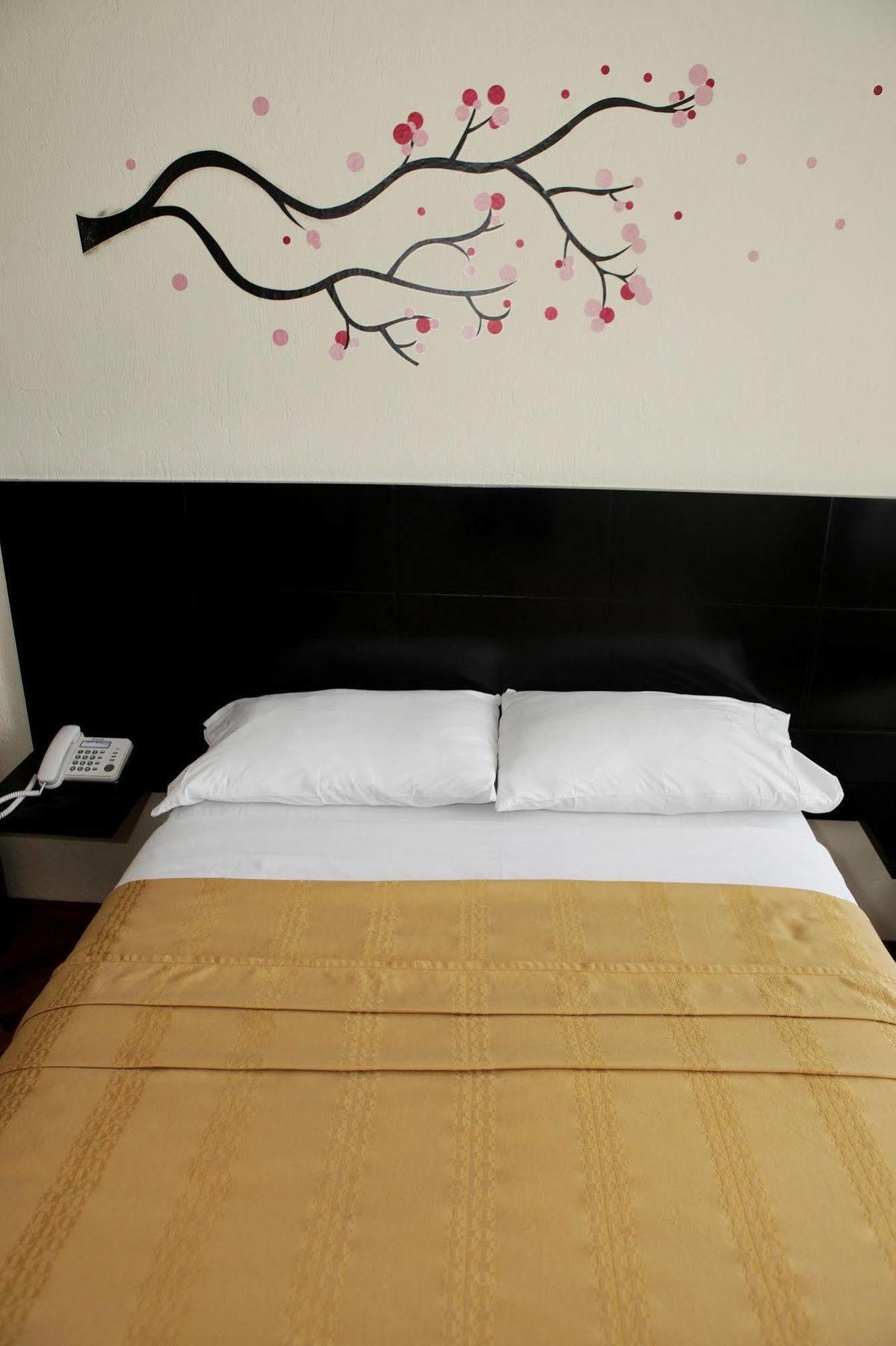 Hostal Capri Quito Ngoại thất bức ảnh